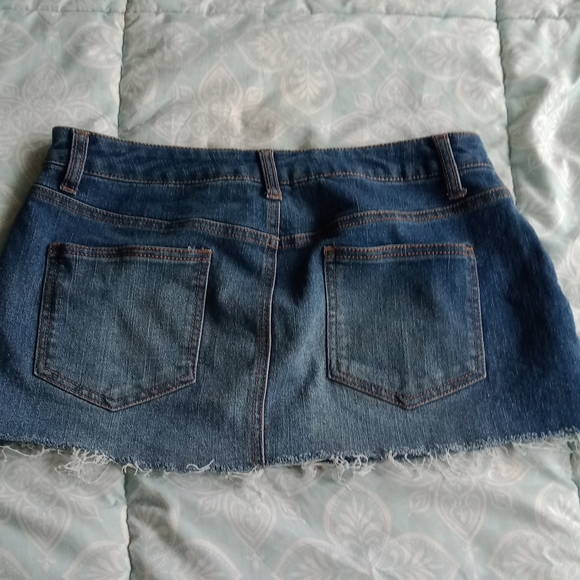 Faded glory size 10 denim skirt - Picture 2 of 3